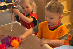 toddlers-at-watertable